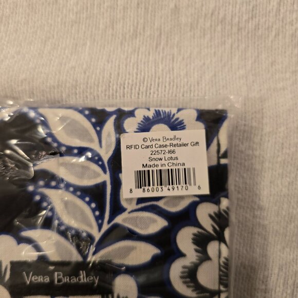 Vera Bradley NEW Card Case Snow Lotus Black White Floral Retired Pattern RFID Se - Picture 3 of 9